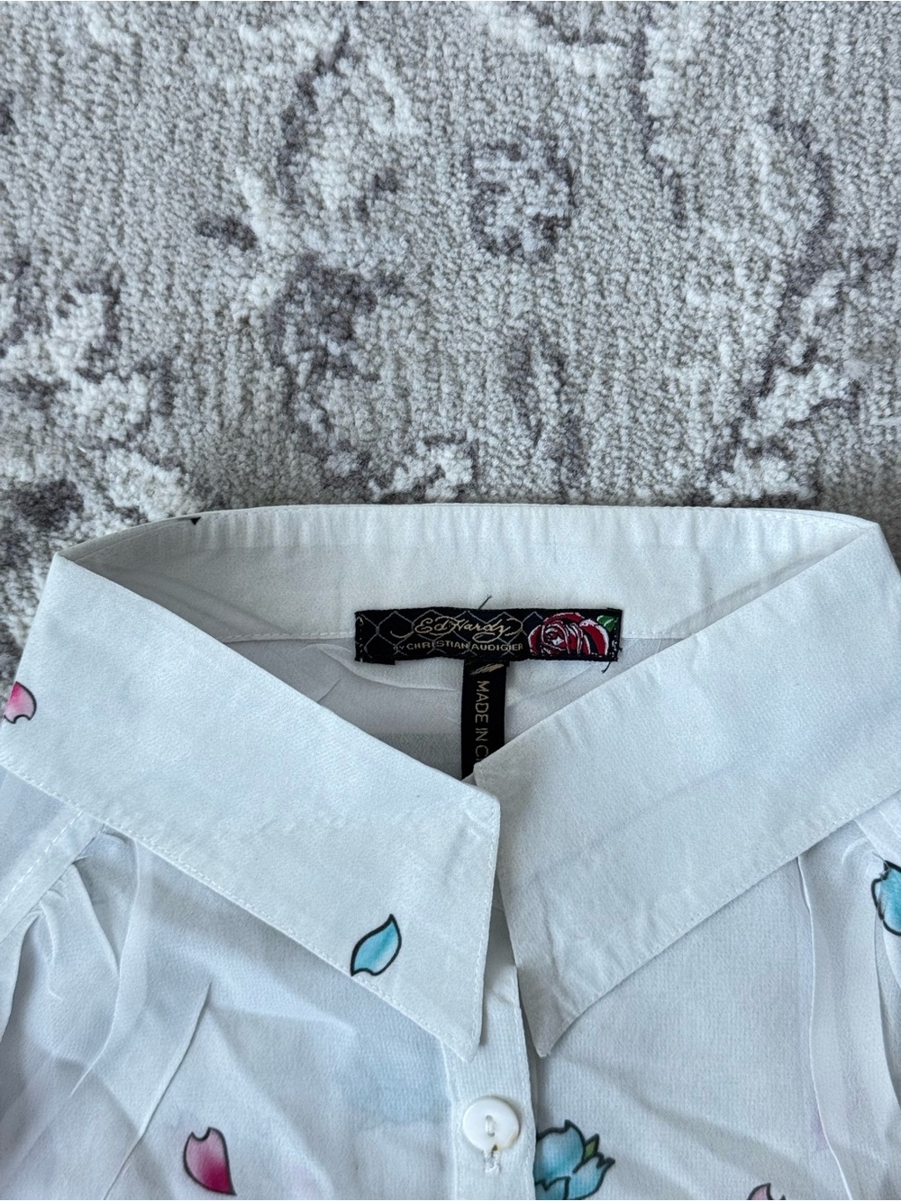 Ed Hardy White Button-Up 3/4 Sleeve Blouse Classic Floral Tattoo Motive - Picture 4 of 9